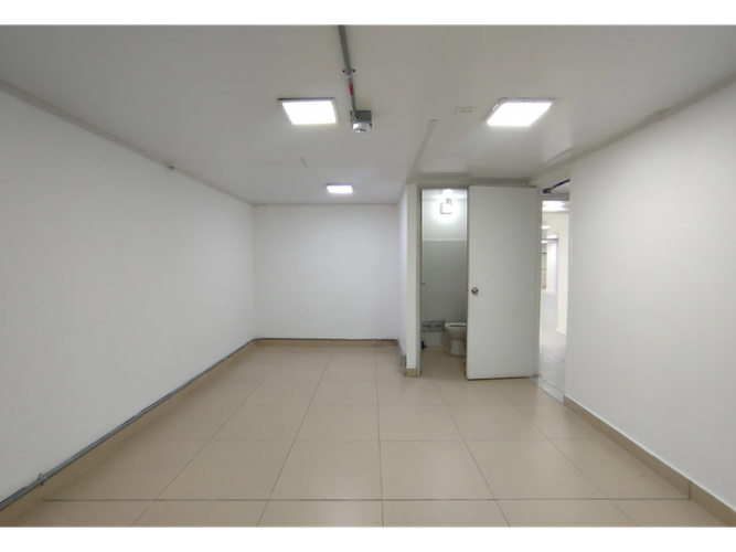 Local en arriendo en Cristo Rey, Medellín, 460 m² · foto 10 de 13