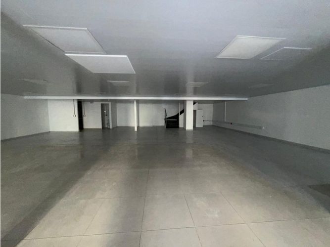 Local en arriendo en Cristo Rey, Medellín, 460 m² · foto 11 de 13