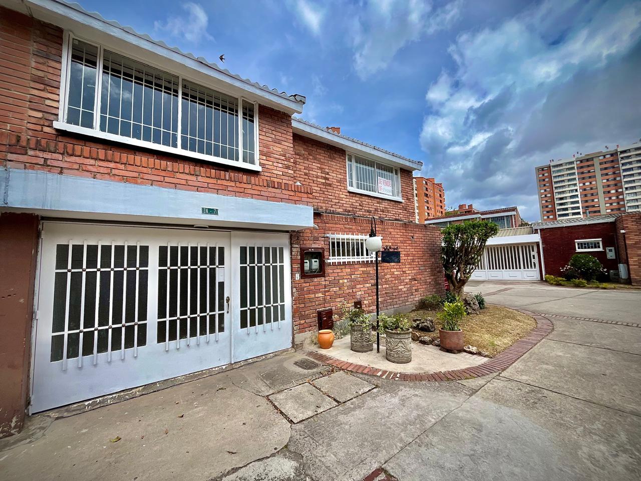 Casa en venta en Niza, Bogotá · foto 2 de 24