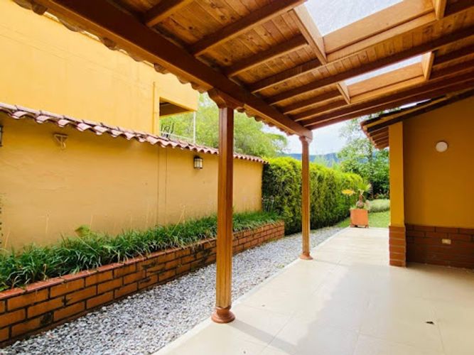 Casa de 3 alcobas en venta en La Ceja, 340 m² · foto 4 de 24