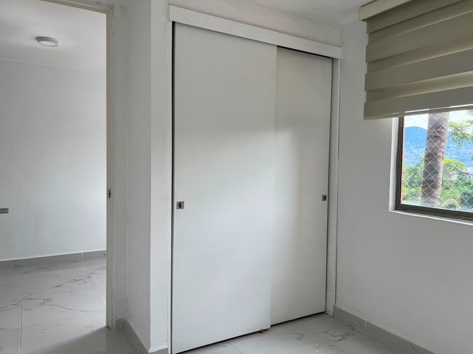 Apartamento de 3 alcobas en arriendo en Conjunto Residencial Isla Fuerta, Envigado, 79 m² · foto 11 de 19