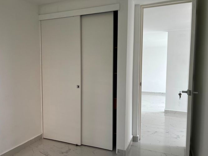 Apartamento de 3 alcobas en arriendo en Conjunto Residencial Isla Fuerta, Envigado, 79 m² · foto 16 de 19