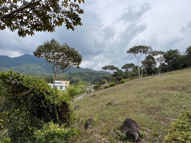 Lote en venta en Pance, Cali, 9 m² · foto 3 de 14