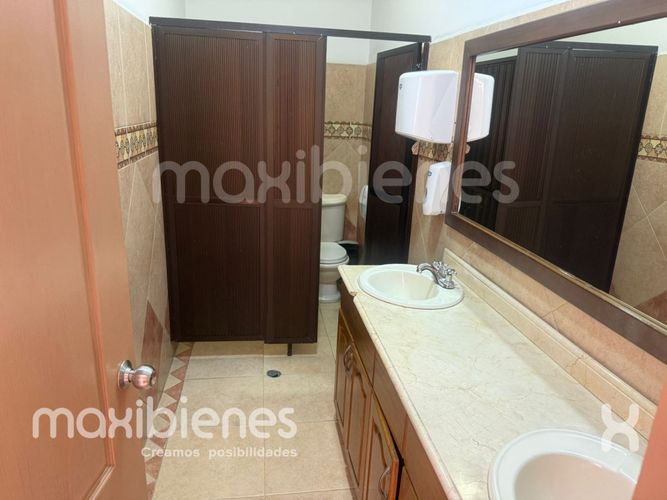 Apartamento de 12 alcobas en arriendo en Laureles, Medellín, 308 m² · foto 14 de 23