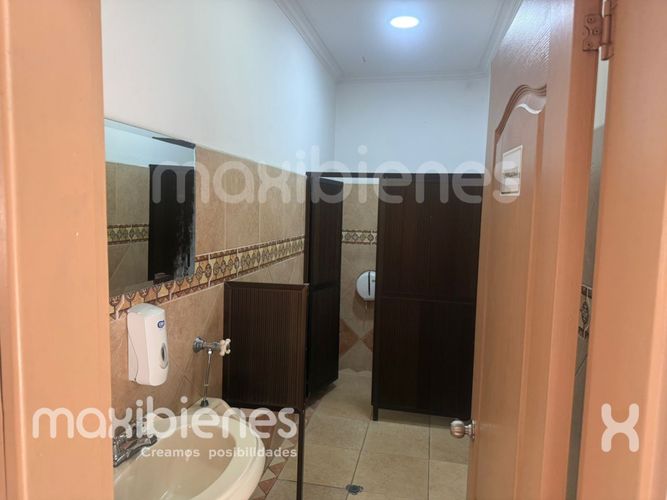 Apartamento de 12 alcobas en arriendo en Laureles, Medellín, 308 m² · foto 21 de 23