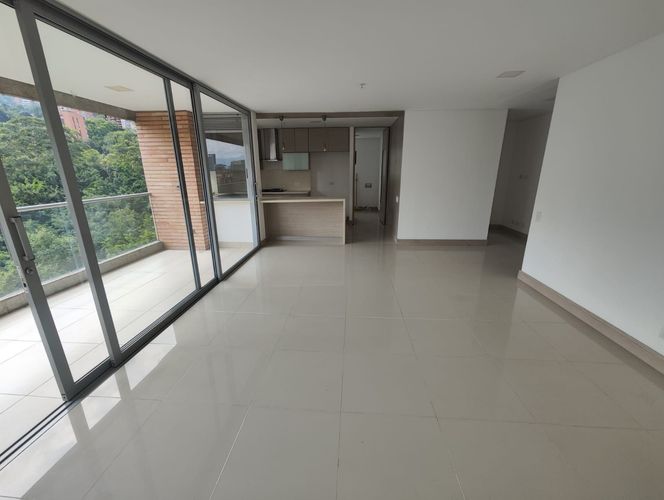 Apartamento de 3 alcobas en arriendo en La Florida, Medellín, 152 m² · foto 3 de 19