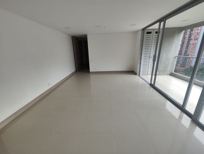 Apartamento de 3 alcobas en arriendo en La Florida, Medellín, 152 m² · foto 4 de 19