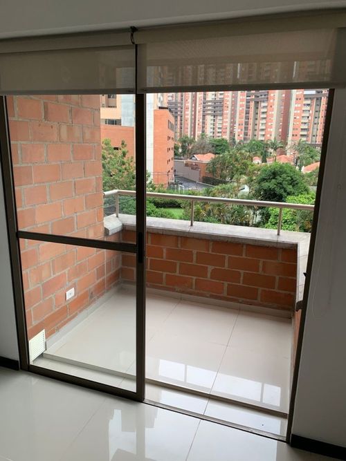 Apartamento de 3 alcobas en venta en Loma De San Jose, Sabaneta, 65 m² · foto 6 de 23