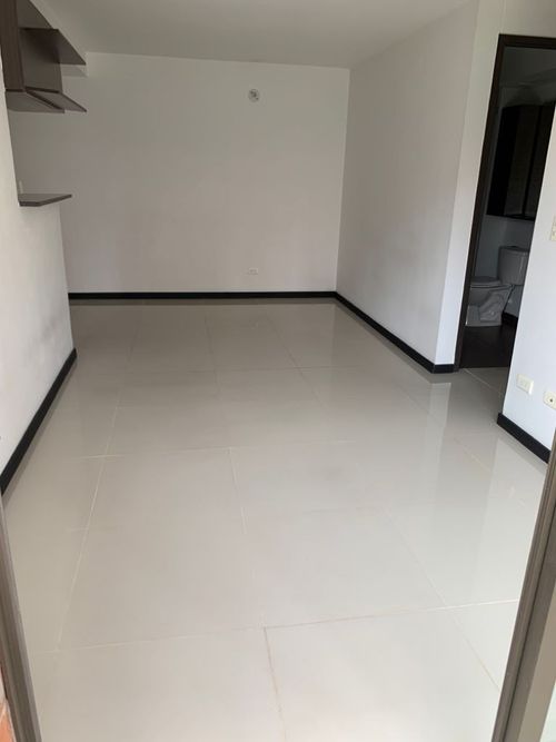 Apartamento de 3 alcobas en venta en Loma De San Jose, Sabaneta, 65 m² · foto 8 de 23