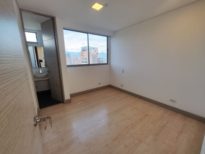 Apartamento de 3 alcobas en arriendo en La Florida, Medellín, 152 m² · foto 10 de 19