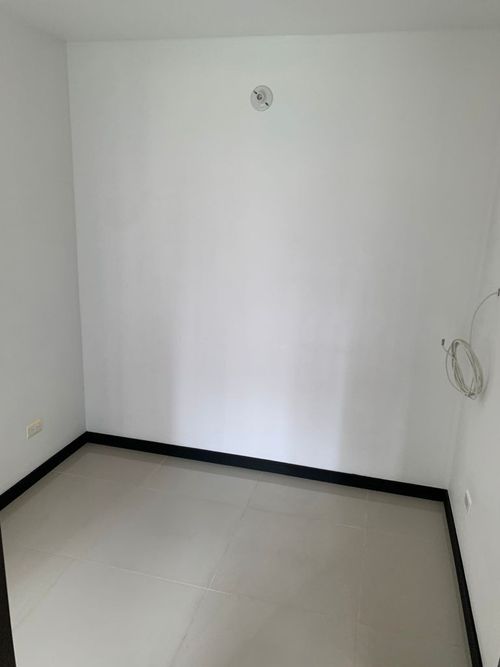 Apartamento de 3 alcobas en venta en Loma De San Jose, Sabaneta, 65 m² · foto 16 de 23