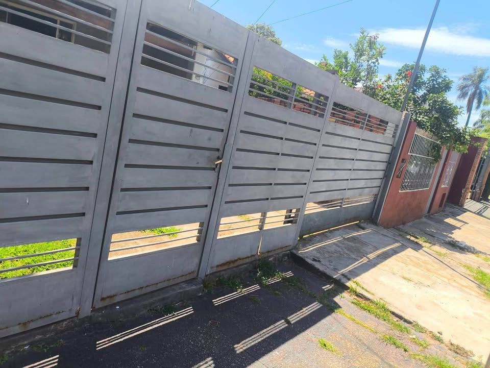 ¡VENDO AMPLIO TERRENO CON CASA  EN ASUNCION ZONA ASUNCION GOLF CLUB! — foto 2