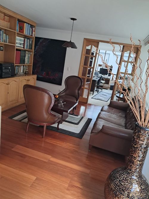 Apartamento de 3 alcobas en venta en Santa Barbara, Bogotá, 240 m² · foto 4 de 23