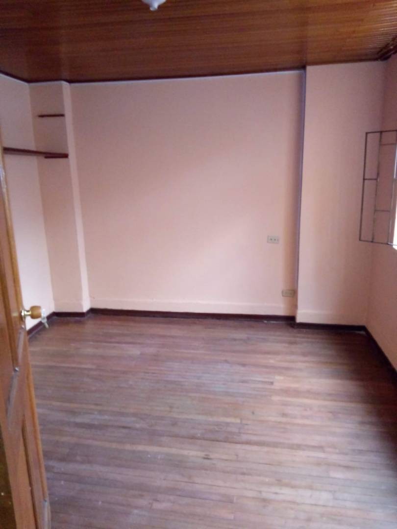 Casa en venta en Quinta Camacho, Bogotá · foto 8 de 24