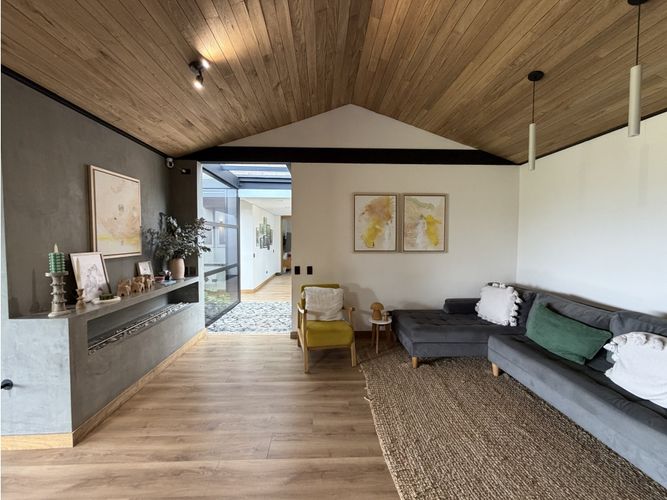 Casa de 4 alcobas en venta en Guamito, La Ceja, 455 m² · foto 6 de 24