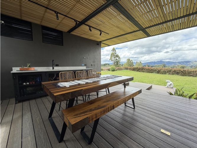 Casa de 4 alcobas en venta en Guamito, La Ceja, 455 m² · foto 10 de 24
