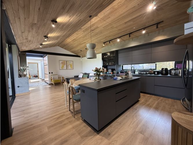 Casa de 4 alcobas en venta en Guamito, La Ceja, 455 m² · foto 15 de 24