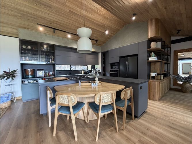 Casa de 4 alcobas en venta en Guamito, La Ceja, 455 m² · foto 17 de 24