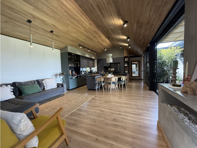 Casa de 4 alcobas en venta en Guamito, La Ceja, 455 m² · foto 18 de 24
