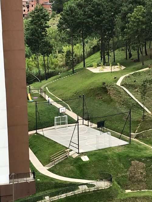 Apartamento de 2 alcobas en venta en Amazonia, Bello, 55 m² · foto 2 de 12