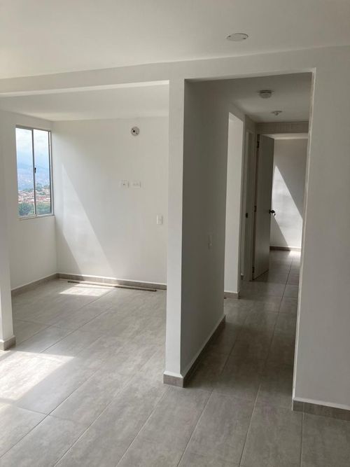 Apartamento de 2 alcobas en venta en Amazonia, Bello, 55 m² · foto 6 de 12