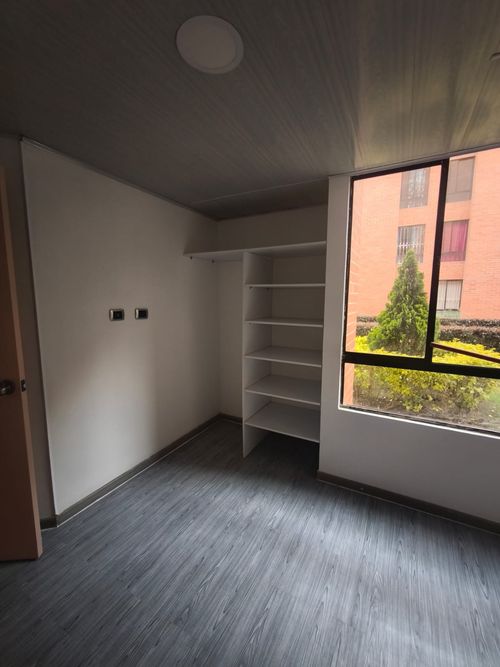 Apartamento de 3 alcobas en venta en Cr Tingua, Mosquera, 41 m² · foto 9 de 23