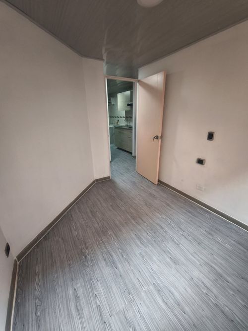 Apartamento de 3 alcobas en venta en Cr Tingua, Mosquera, 41 m² · foto 13 de 23