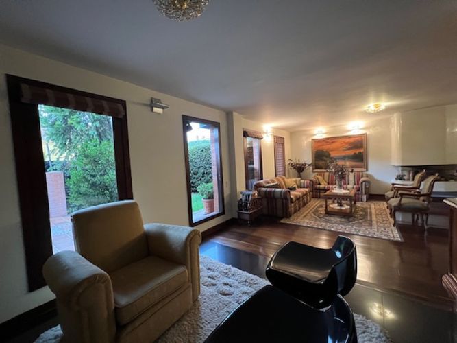 Casa de 3 alcobas en venta en Hacienda San Jose, Chía, 247 m² · foto 2 de 24