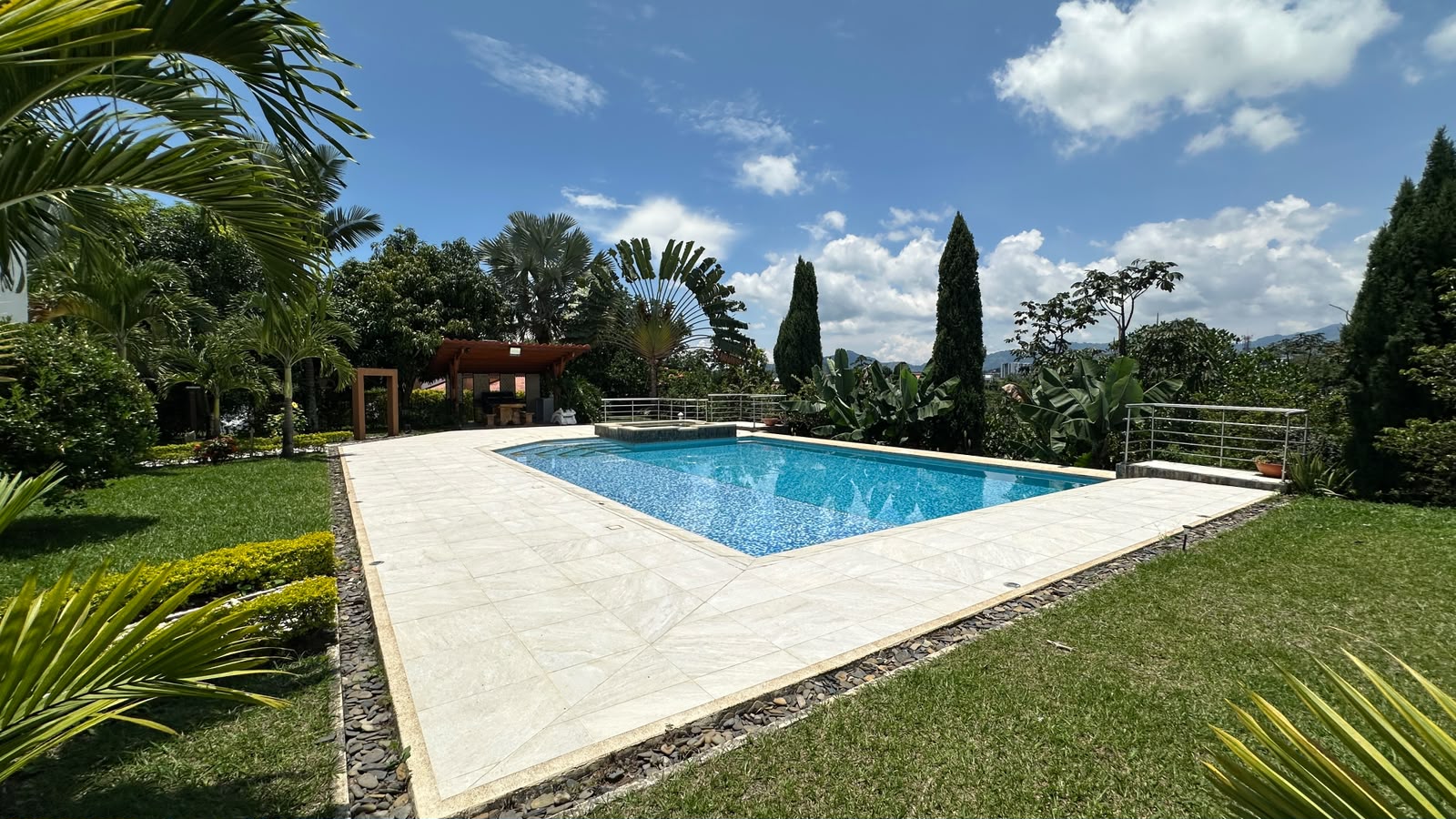 Casa en venta en Pueblito Cafetero, Pereira · foto 2 de 19