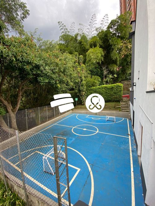 Casa de 4 alcobas en venta en El Poblado, Medellín, 60 m² · foto 23 de 24