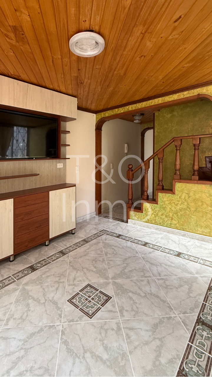 Casa en venta en Portales Del Monte, Bogotá · foto 3 de 24