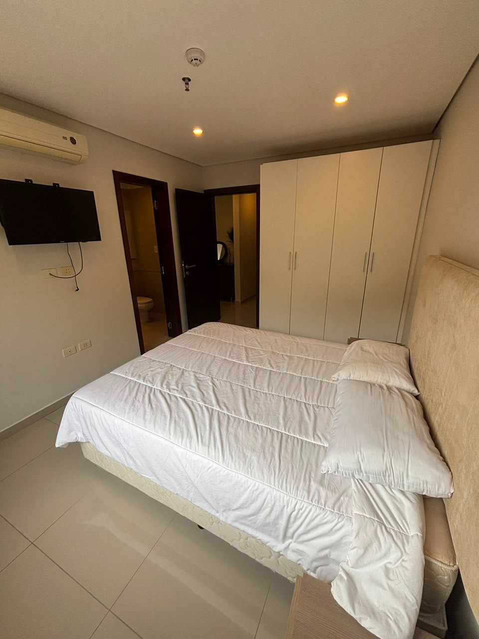 Departamento en alquiler en Villa Morra, Asunción — foto 2