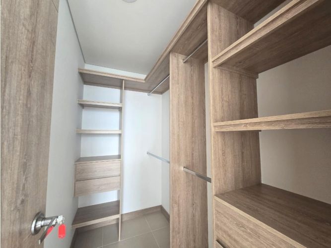 Apartamento de 3 alcobas en venta en La Cuenca, Envigado, 83 m² · foto 13 de 24