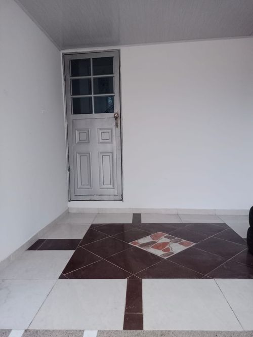 Casa de 4 alcobas en venta en Guabinal Plan, Girardot, 190 m² · foto 5 de 24