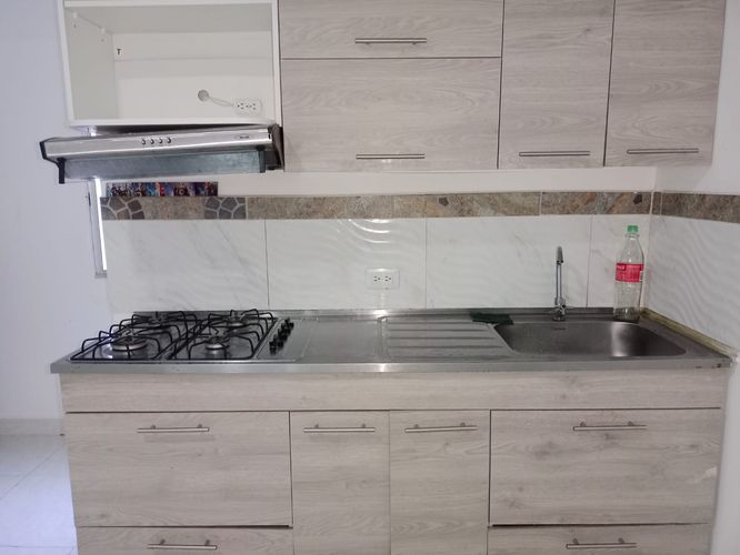 Casa de 4 alcobas en venta en Guabinal Plan, Girardot, 190 m² · foto 13 de 24