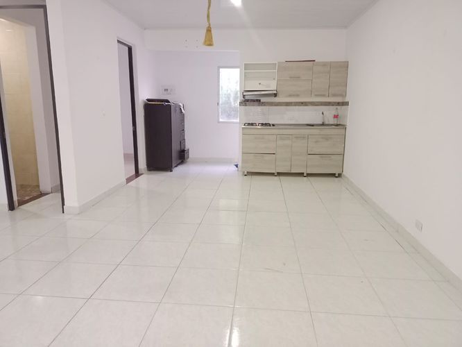 Casa de 4 alcobas en venta en Guabinal Plan, Girardot, 190 m² · foto 14 de 24