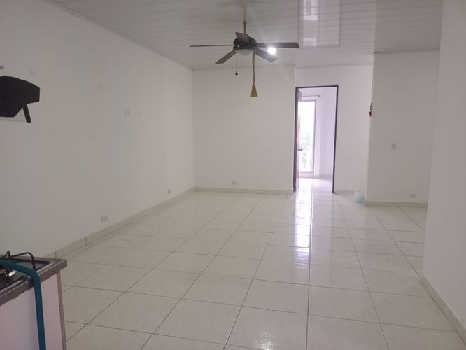 Casa de 4 alcobas en venta en Guabinal Plan, Girardot, 190 m² · foto 15 de 24