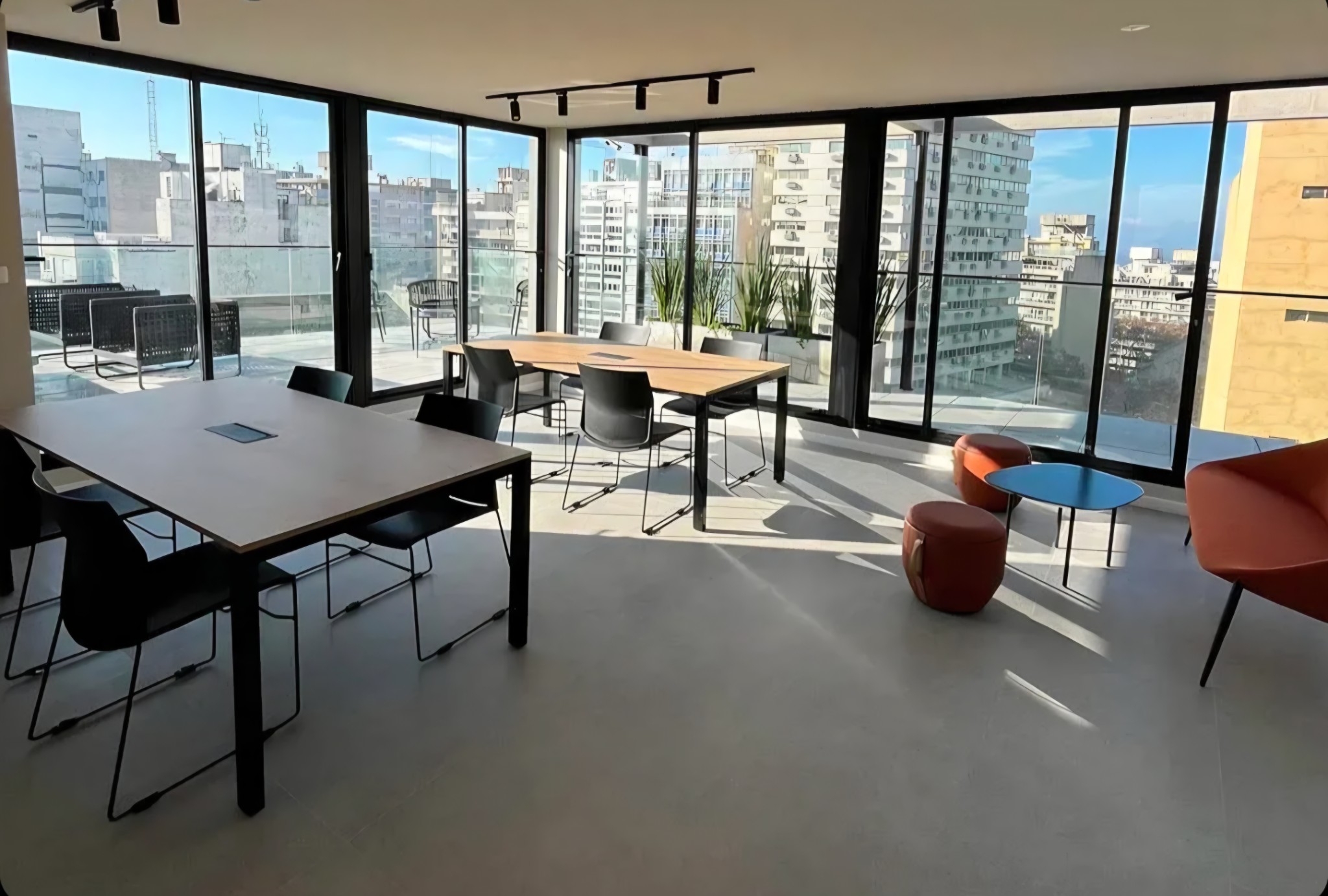Exclusivo Apartamento a Estrenar de 2 Dormitorios con Garage y Amenities Premium en Javier Barrios Amorín, entre 18 de Julio y Colonia. · Foto 8