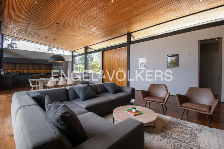 Casa de 3 alcobas en venta en Santa Elena, El Retiro, 404 m² · foto 2 de 20