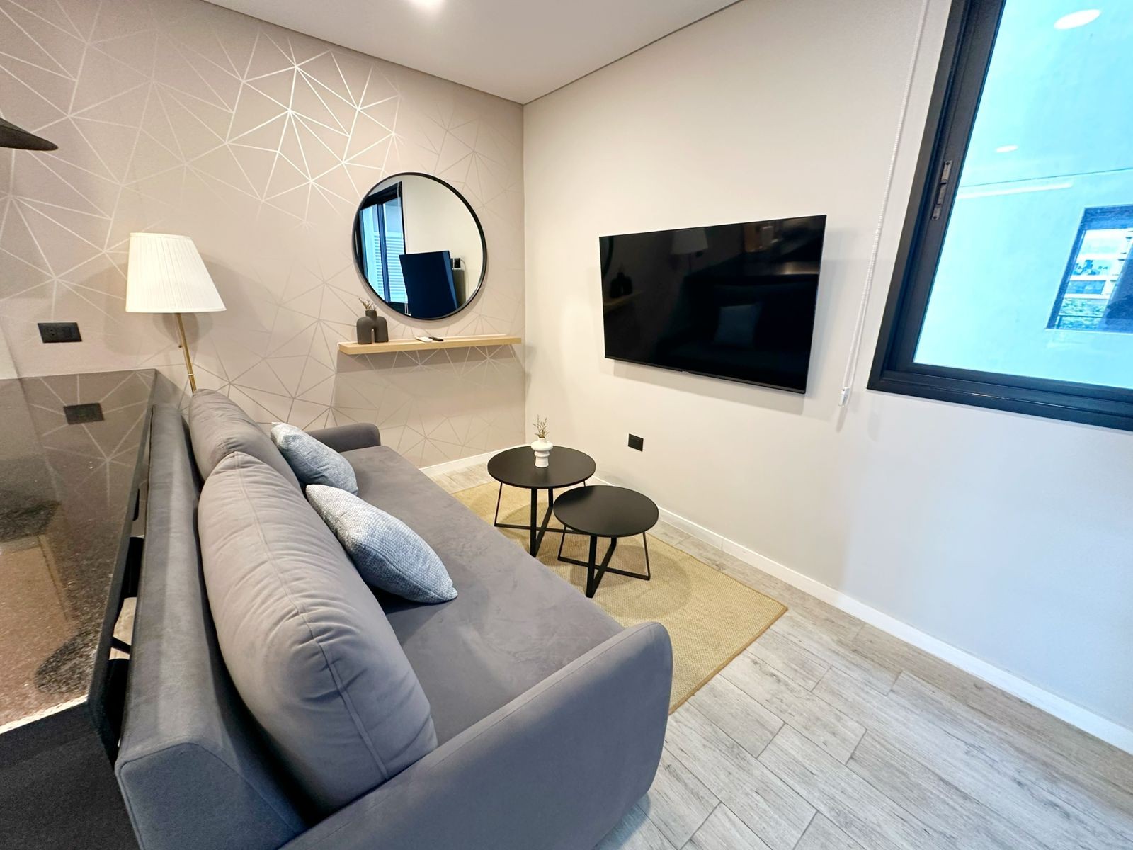 Alquiler de Departamento Amoblado de 1 Dormitorio: Confort y Estilo en Ubicación Privilegiada — foto 2
