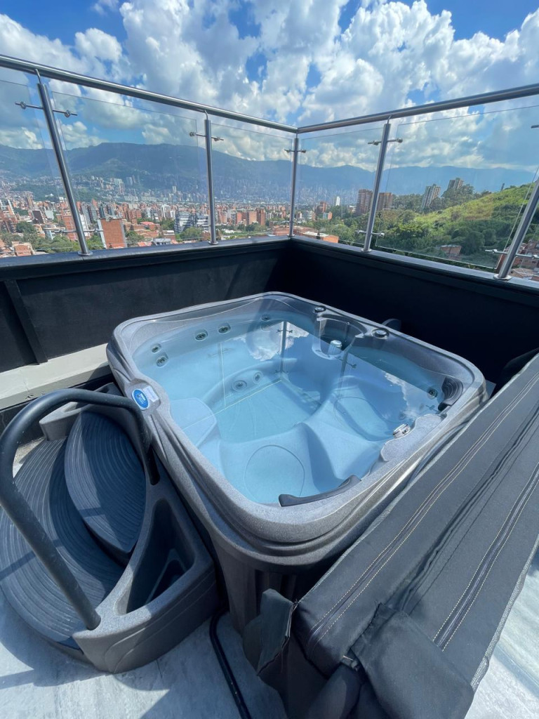 Apartaestudio en venta en Laureles, Medellín 2