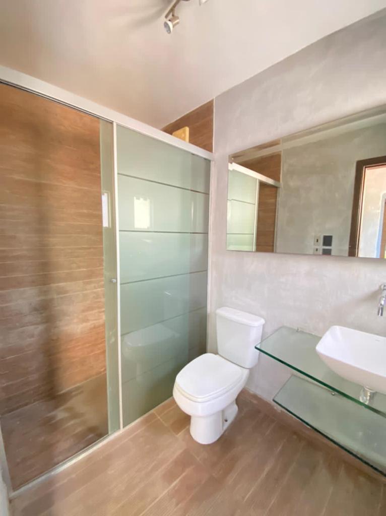 HERMOSA CASA DE 4 DORMITORIOS EN BARRIO MBURUCUYA — foto 2