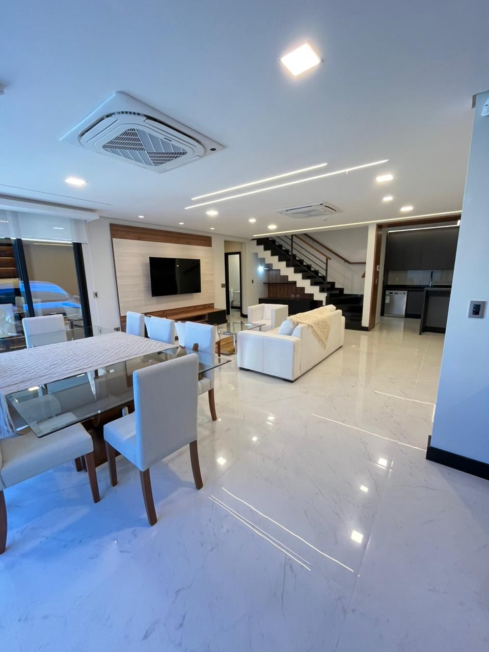 Exclusivo Dúplex a Estrenar en Mburucuyá: Lujo y Confort Moderno. Venta con o sin Muebles. — foto 2