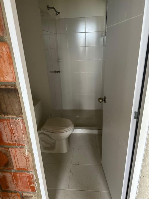 Apartamento de 2 alcobas en venta en Valle Del Lili, Cali, 64 m² · foto 2 de 12