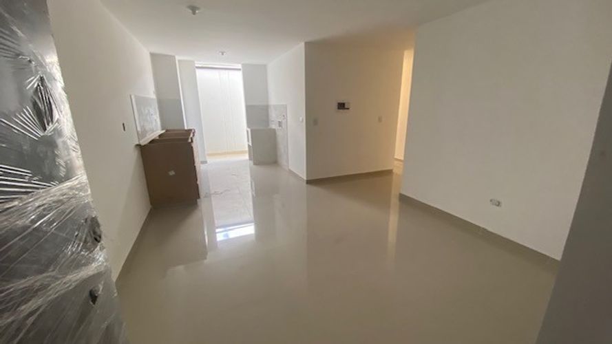 Apartamento de 3 alcobas en venta en El Poblado, Girón, 57 m² · foto 3 de 16