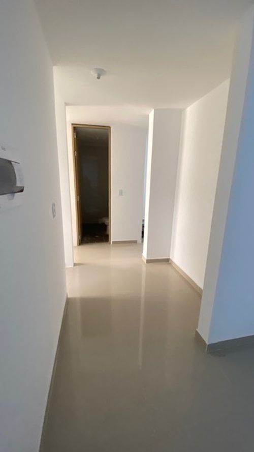 Apartamento de 3 alcobas en venta en El Poblado, Girón, 57 m² · foto 8 de 16