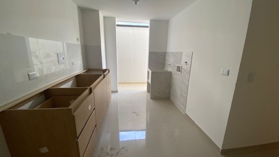 Apartamento de 3 alcobas en venta en El Poblado, Girón, 57 m² · foto 2 de 16