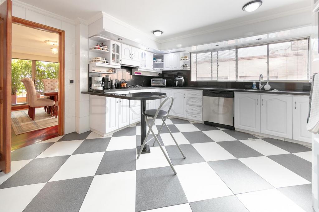 Apartamento en venta en Santa Barbara Occidental, Bogotá · foto 6 de 24