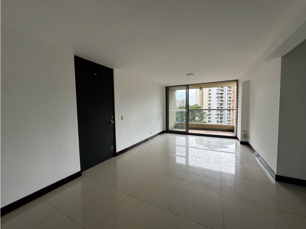 Apartamento en venta en Loma de los bernal, Medellín 2
