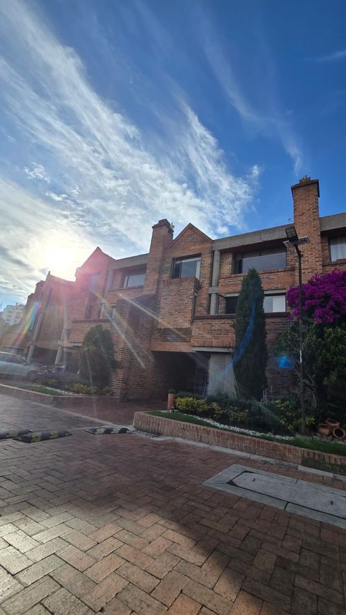 Casa en venta en Gratamira, Bogotá · foto 4 de 13